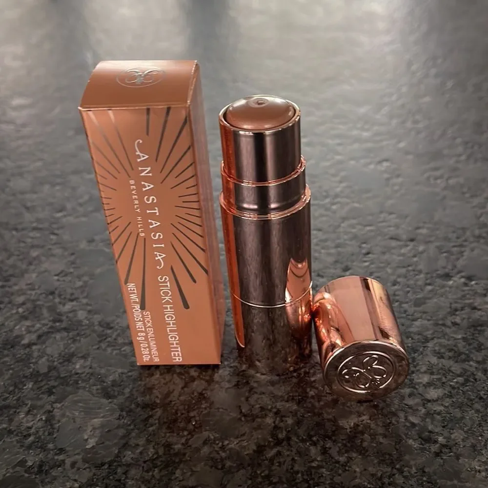 Anastasia Beverly Hills Stick Highlighter in Hot Sand glistening rose gold NEW